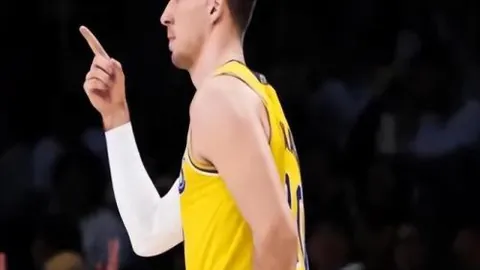 塞尔吉尼奥、奥斯卡成功注册，奥斯卡注册为外援